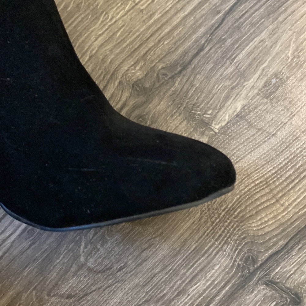 Black suede heeled boots - Picture 5 of 5